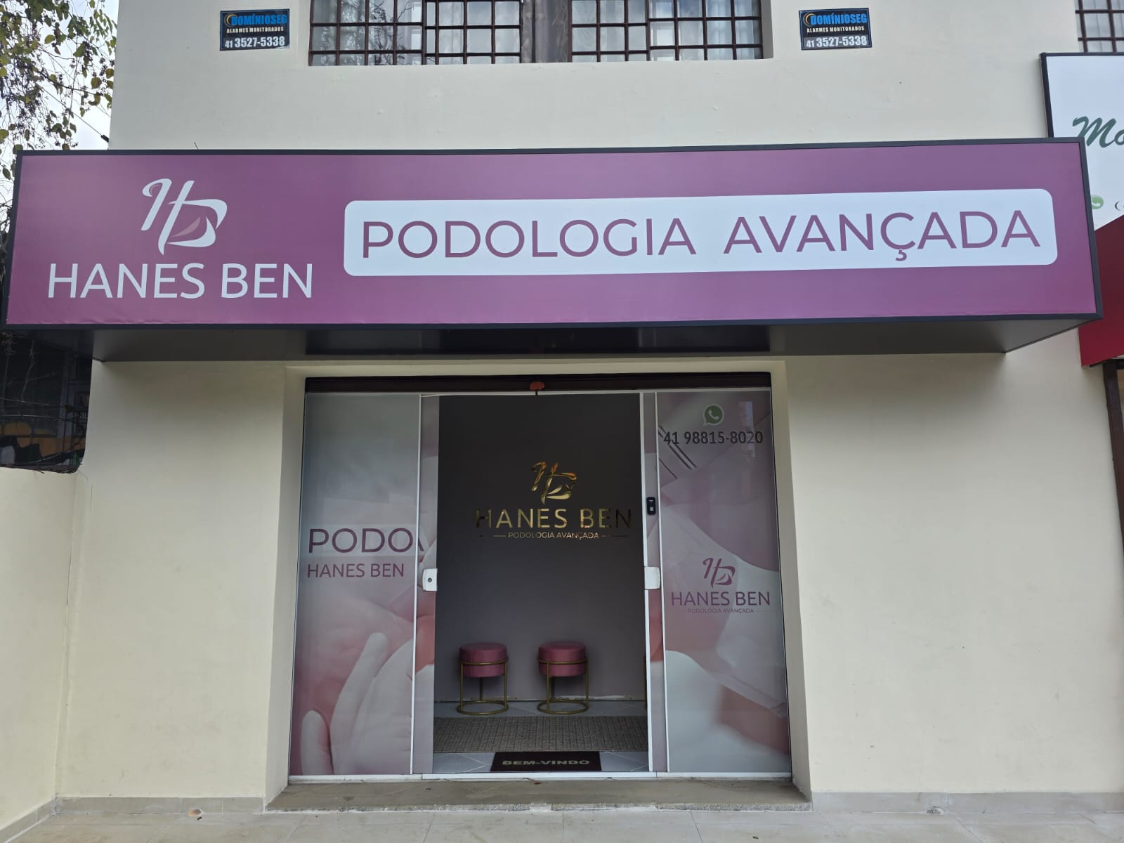 imagem na porta da unidade de hanes bens xaxim
